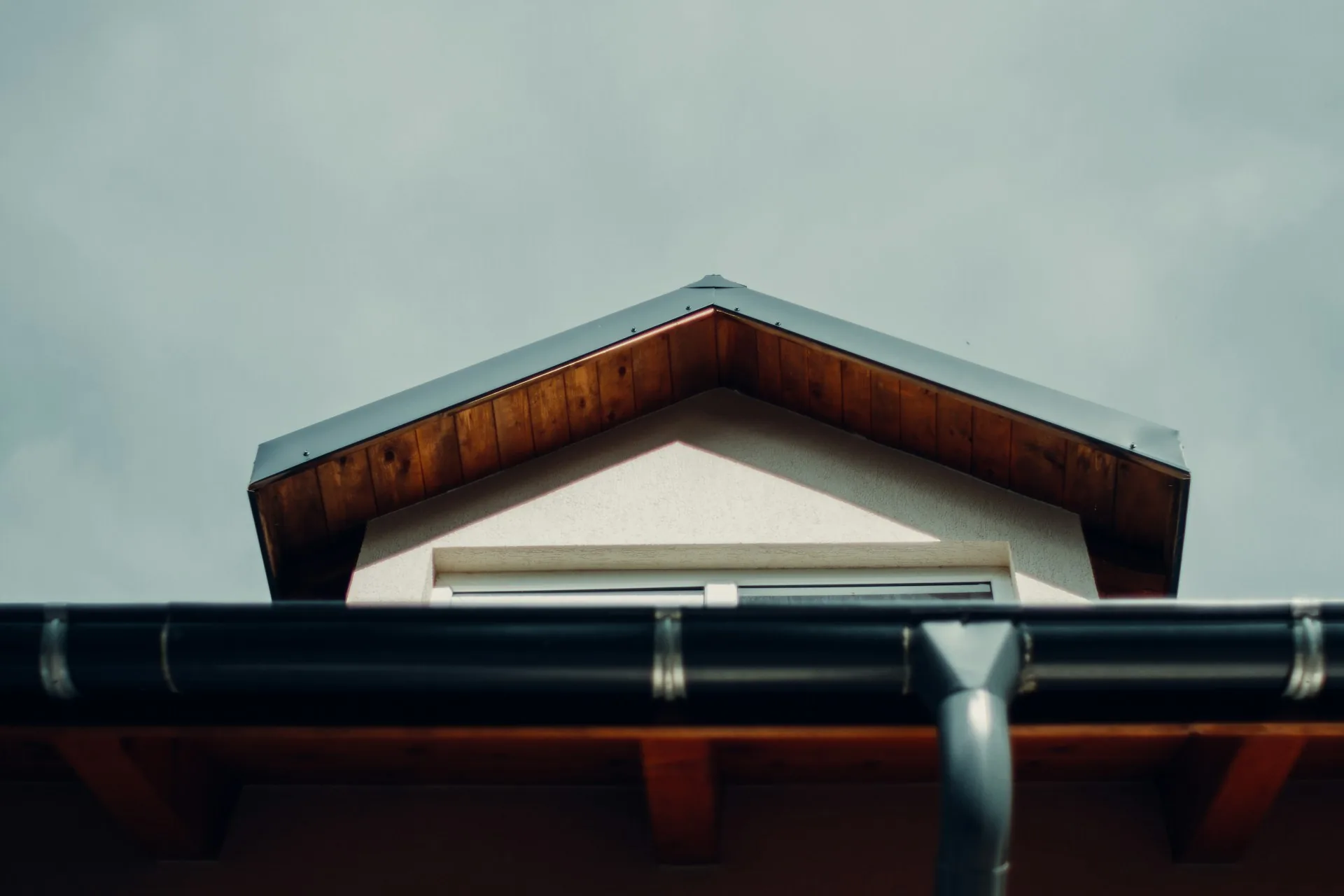 Complete Gutter Systems Oregon: Installation, Maintenance & Summer Storm Protection